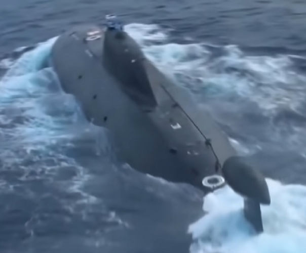 A ação acabou causando um vazamento de gás freon nos compartimentos do submarino, o que causou a explosão.-reprodução youtube