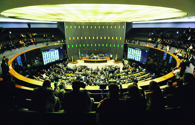 Líderes parlamentares se reúnem após posses no Congresso
