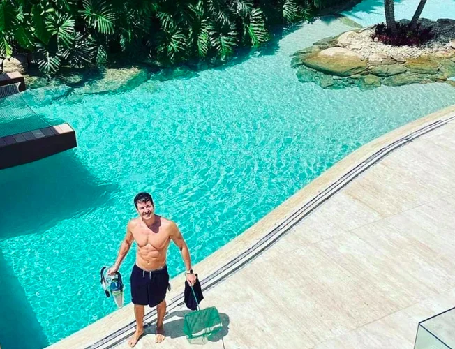 Rodrigo Faro tem ilha particular no quintal de casa