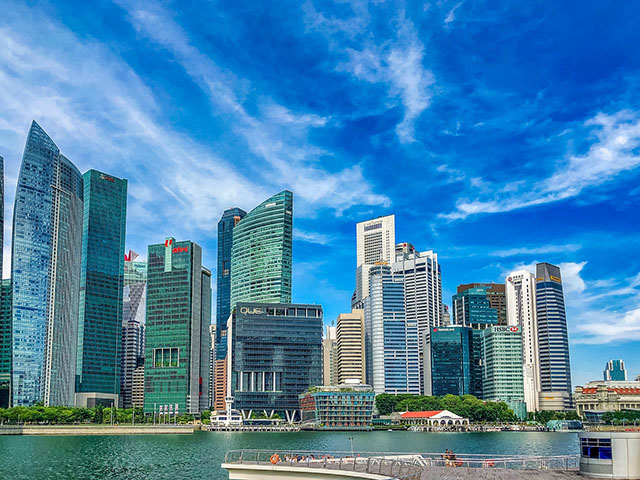 <p>14Âº – Singapura – O povo mostra sua alegria em locais como festivais de mÃºsica eletrÃŽnica, Zouk Out e Ultra Singapore. AlÃ©m de eventos culturais como o Chingay Parade, com desfiles coloridos, e a celebraÃ§Ãµes religiosas como o Thaipusam, demonstraÃ§Ã£o de fÃ© hindu.</p>
