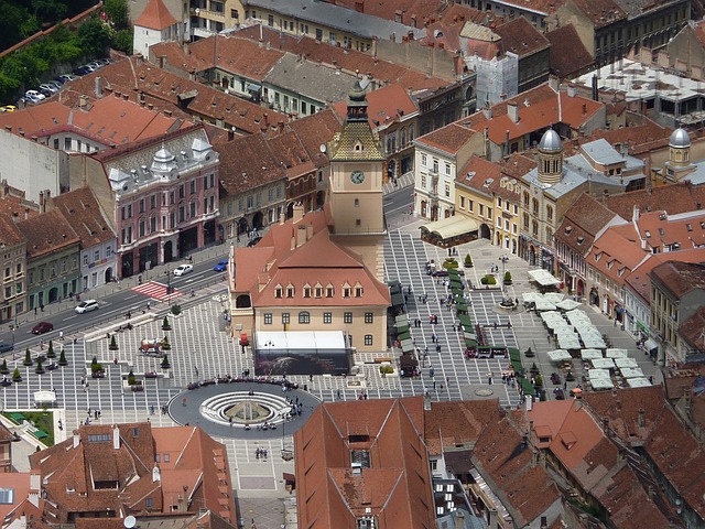 Ao longo da região, especialmente em cidades como Bra?ov e Sighi?oara, surgiram museus, eventos e roteiros dedicados à figura do conde. O turismo literário se misturou ao patrimônio histórico real dessas localidades.