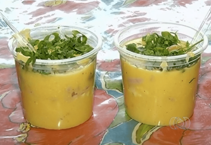 Apesar de aparecerem juntos em algumas épocas do ano, como nas festas juninas, cada um ocupa um lugar específico na mesa. Pamonha e curau (foto)  costumam surgir como preparos típicos, enquanto a polenta é mais presente no dia a dia.