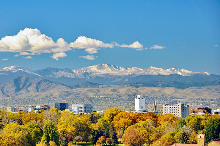 Pois foi exatamente o que aconteceu em uma montanha do Colorado, nos Estados Unidos. Um homem viveu uma experiência digna de filme de sobrevivência — e com final feliz! 