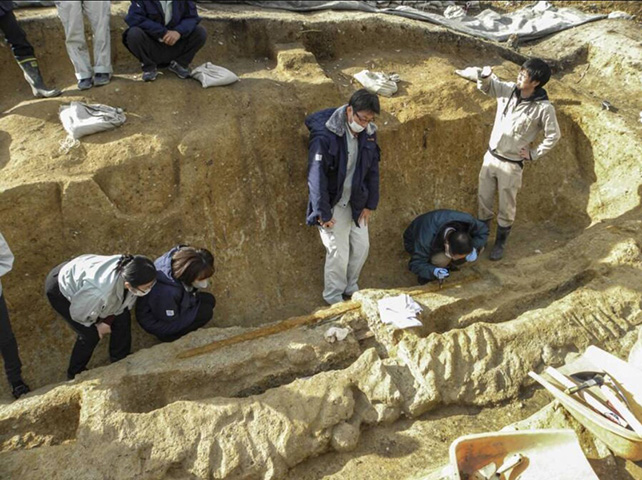Em  2023, arqueólogos no Japão acharam uma espada de ferro de 1.600 anos. 