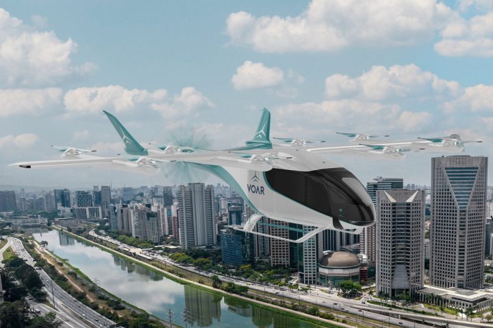 Além disso, a Eve também firmou parcerias internacionais, como com a Blade Air Mobility na Europa, a Nidec no Japão para motores elétricos e fornecimento de eVTOLs para a Índia e os EUA.