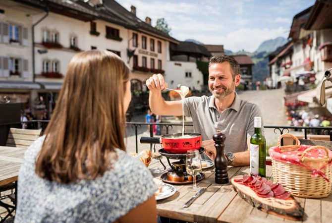 Fondue virou ícone da gastronomia mundial