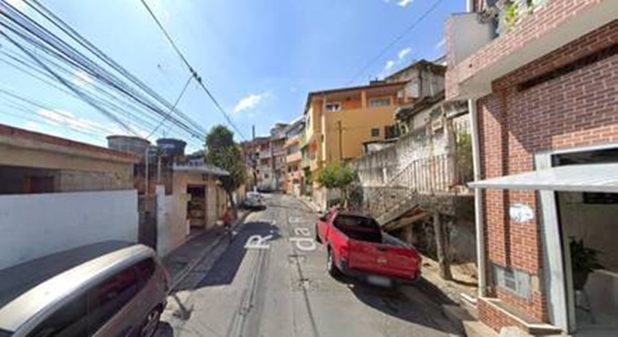 Rendido por três homens armados, ele foi amarrado e conduzido a um cativeiro na rua Joaquim Ferreira da Rocha, no bairro da Vila Brasilândia-Reprodução/Google Street View