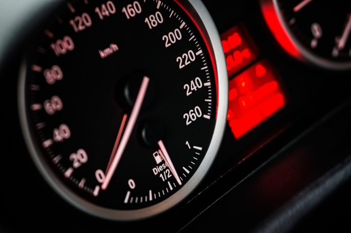 Os radares de velocidade tÃªm como principal objetivo assegurar o cumprimento do limite mÃ¡ximo de velocidade nas vias, com o intuito de promover seguranÃ§a aos condutores e assim evitar acidentes.