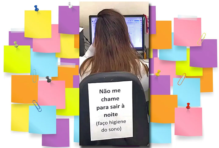 Os recados nas folhas de papel lembram as mensagens fixas que as pessoas deixam no whatsapp e que já se tornaram populares. 