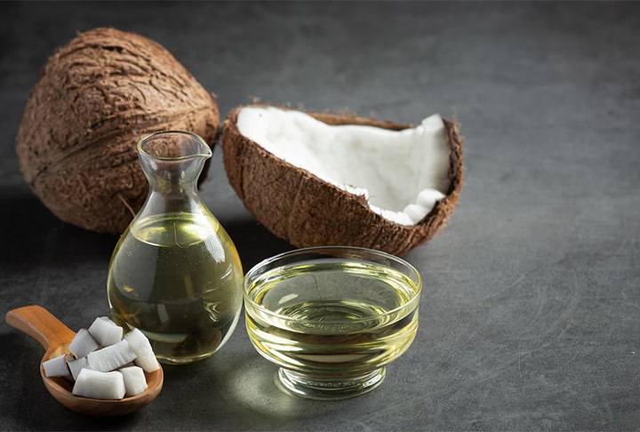 No óleo de coco, 90% dos lipídeos são compostos por gordura saturada, que é nociva ao organismo.  - Imagem Freepik