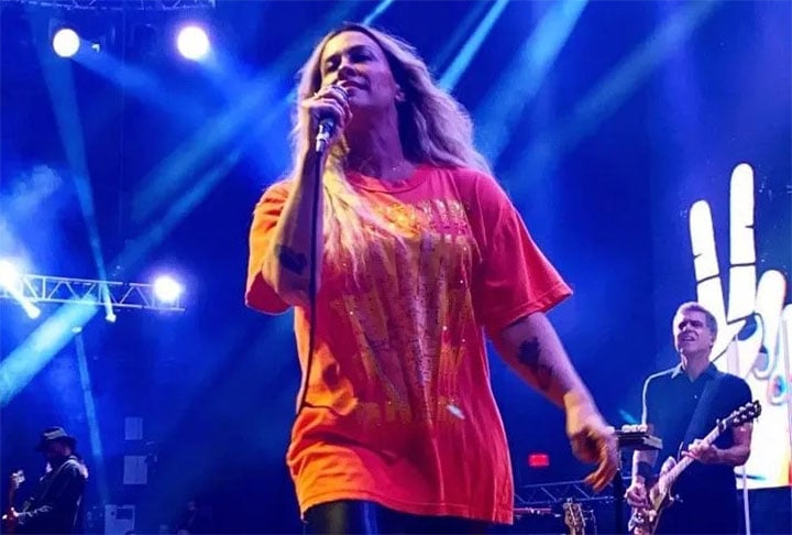 Alanis Morissette — cantora, compositora e atriz canadense, nascida em 1º de junho de 1974, em Ottawa (Ontário). Tornou-se mundialmente conhecida com o álbum “Jagged Little Pill” (1995), um marco do rock alternativo e do pop-rock. Suas letras intensas abordam emoções, autoconhecimento e relacionamentos. Vencedora de 7 Grammys.