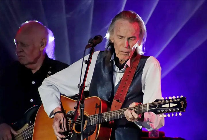 Gordon Lightfoot — cantor e compositor canadense, nascido em 17 de novembro de 1938, em Orillia (Ontário). Ícone do folk e country, ficou conhecido por clássicos como “If You Could Read My Mind” e “Sundown”. Indicado ao Grammy e membro do Hall da Fama da Música Canadense, influenciou gerações de artistas. Morreu em 1º de maio de 2023, aos 84 anos.