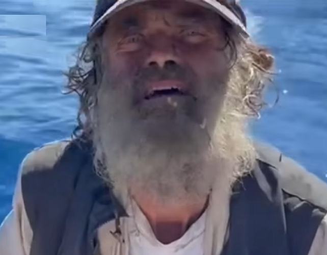 Com cadela, homem sobrevive dois meses à deriva no oceano