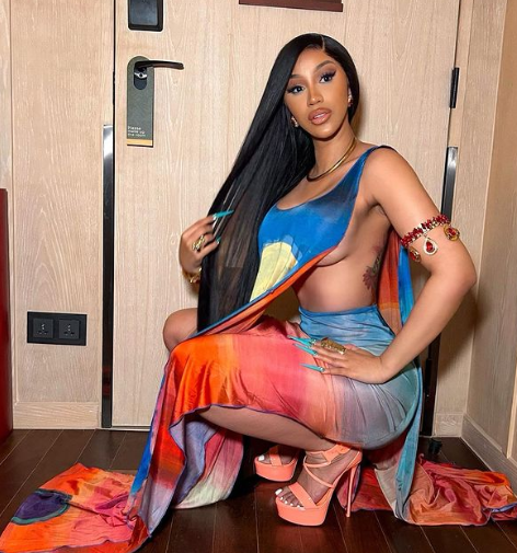 Cardi B anuncia que está grávida do terceiro filho