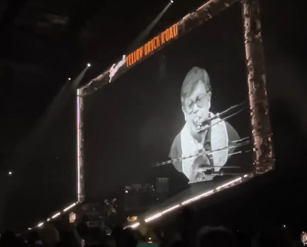 Ao todo, 6,25 milhões de pessoas puderam assistir ao astro ao vivo pela última vez.