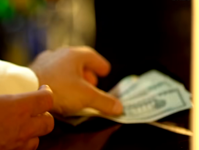 Assim como em vÃ¡rios outros paÃ­ses europeus, na Dinamarca serviÃ§os acima do padrÃ£o tambÃ©m podem ser recompensados com a fidelidade ao estabelecimento e visitas frequentes. Mas e nos Estados Unidos?
