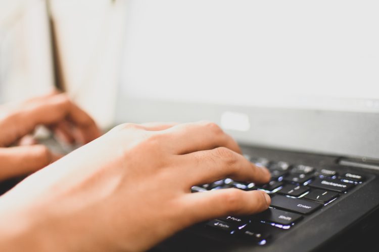 O Ministério do Trabalho informou que a Caixa está concluindo a integração dos sistemas digitais para viabilizar a operação. Também estão sendo realizados testes para garantir o funcionamento do processo de consulta e transferência.