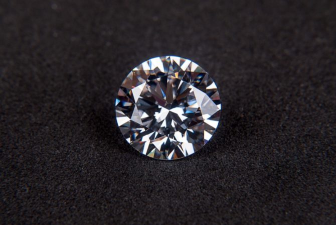 Cientistas pesquisam material mais resistente do que o diamante