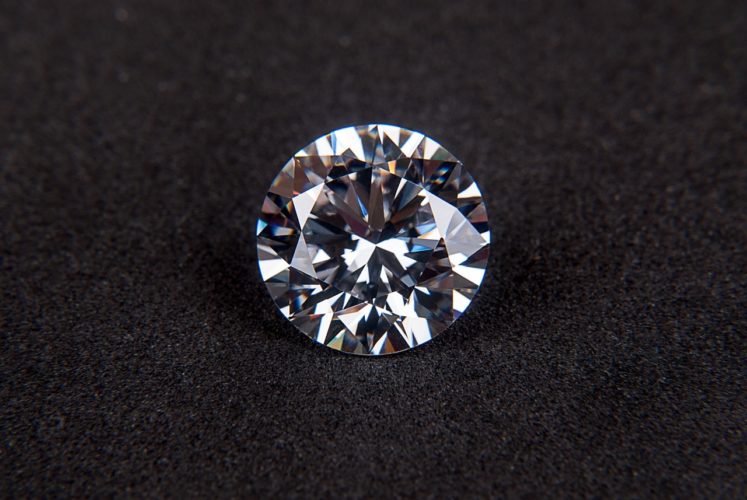 Em janeiro de 2023, a Polícia Federal - em operação conjunta com a Agência Nacional de Mineração - prendeu no Rio de Janeiro um empresário que falsificava o certificado Kimberley de diamantes.