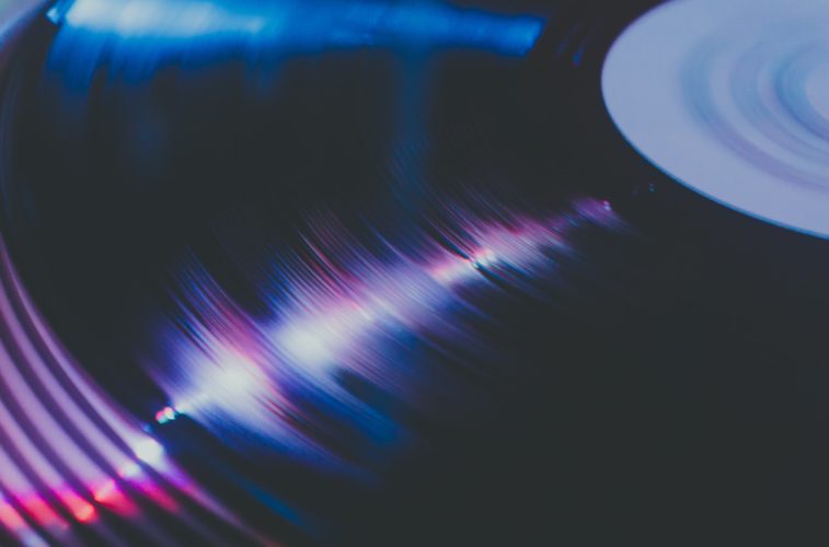 Segundo ele, a ideia é angariar mais recursos para conseguir produzir mais discos e se associar a empresas funerárias para que elas passem a oferecer o serviço.