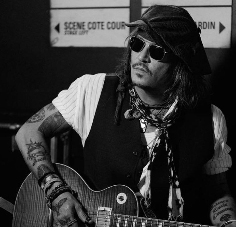 Johnny Depp é encontrado inconsciente e turnê de banda é cancelada