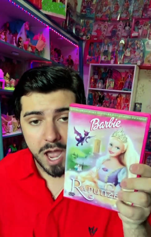 Ele também já postou conteúdos críticos, como um vídeo em que 