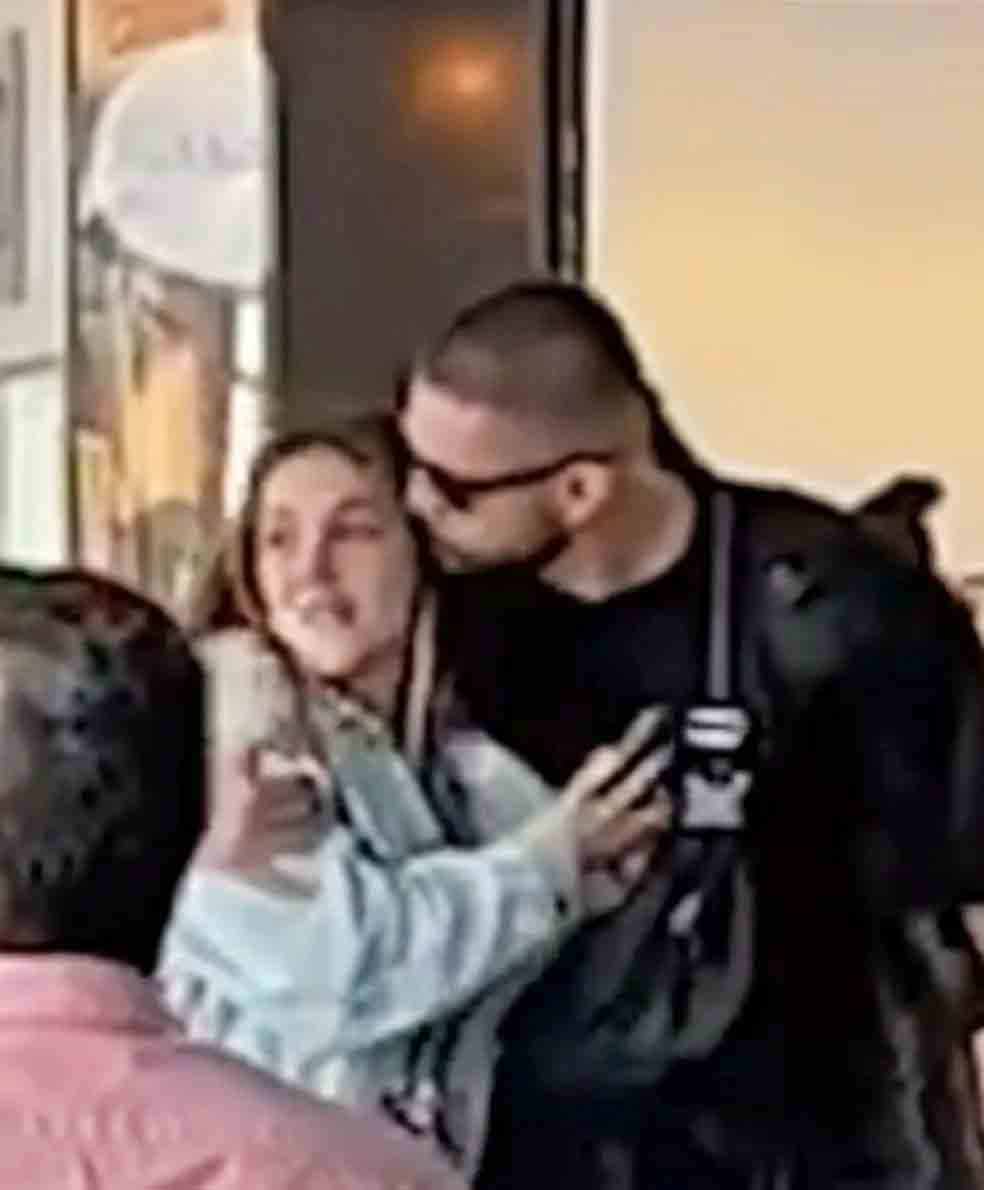 Ingrid Lima foi stylist da cantora, a tratava como amiga e chegou a ficar hospedada em sua casa. Depois que o colunista Léo Dias divulgou imagens de Rodrigo e a amante no aeroporto, ele assumiu a traição a Preta e ela pediu a separação. 
