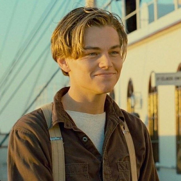 Prova disso foi o leilão, em novembro de 2023, da roupa usada por Leonardo DiCaprio para interpretar  Jack no filme "Titanic" (1997). Diferentemente de outras pessoas mostradas no filme (e que existiram de verdade), Jack é um personagem fictício. Mesmo assim, atraiu enorme interesse no leilão. 