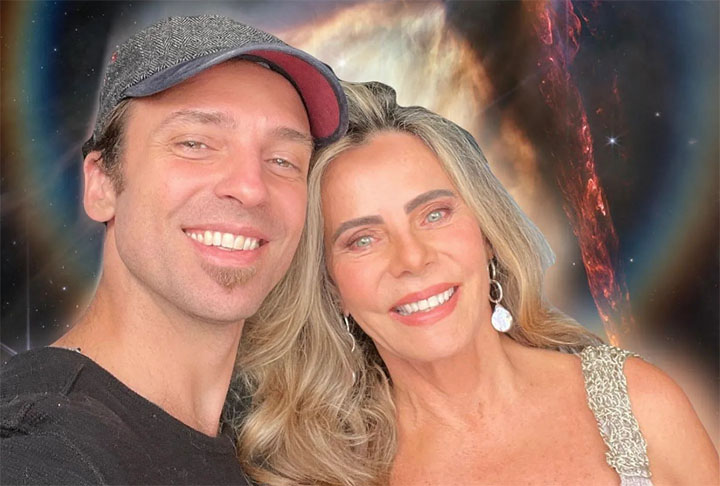 O filho Kim admira a mãe e já postou homenagens a ela na web: "A mãe mais linda do mundo".