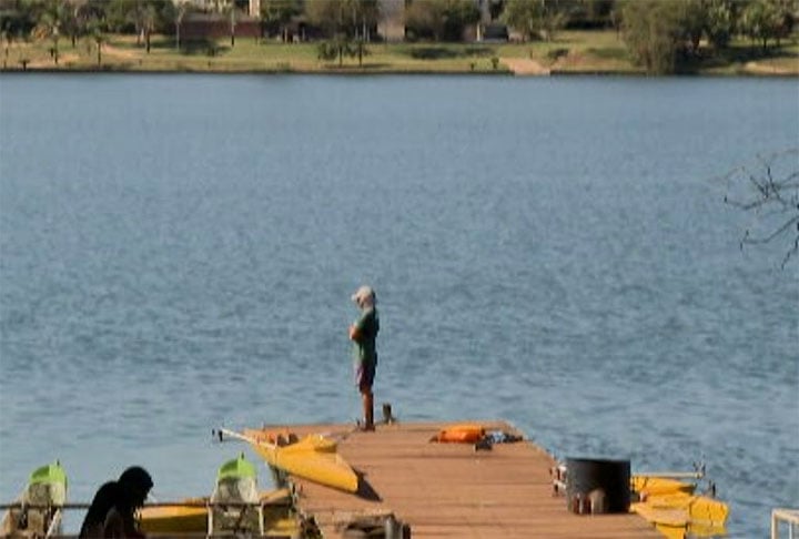 Criado em 1956, durante a construção de Brasília, o Lago Paranoá tinha como objetivo aumentar a umidade no Planalto Central, além de fornecer água para irrigação e abastecimento da cidade.-Reprodução TV Globo