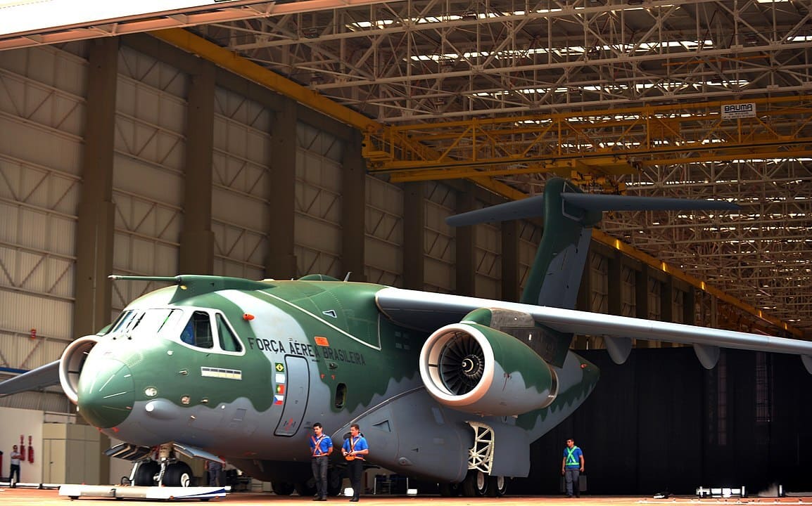 Este aeroporto é normalmente usado para testes de aeronaves em processo de fabricação. No espaço são realizados “ensaios em voo” para aprimoramento e certificação dos aviões. -Ministério da Defesa wikimedia commons