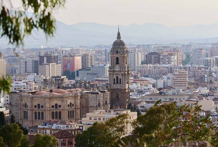 A restauração da réplica de Málaga faz parte dos festejos do 75º aniversário da chegada da estátua à cidade localizada na Andaluzia, região no sul da Espanha. 

