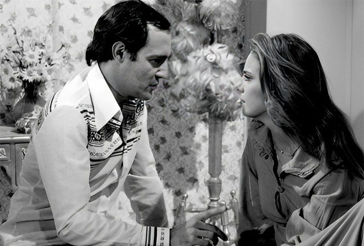 Como sua mãe era uma grande inspiração, ela decidiu seguir seus passos na atuação. Sua estreia na televisão ocorreu na telenovela "Sem Lenço, sem Documento" (foto), na Rede Globo, em 1977.
