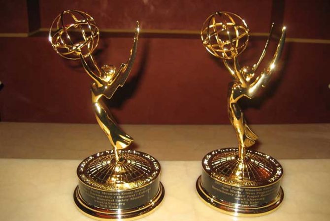 Atriz conquista feito inédito entre mulheres com dupla indicação ao Emmy