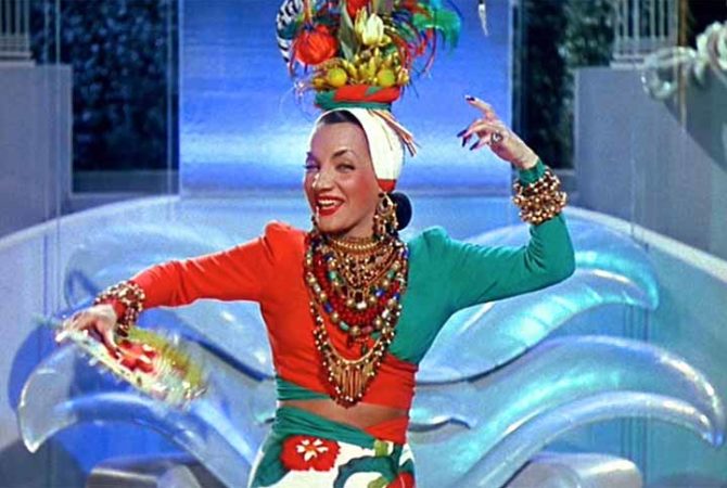 ‘Pequena notável’ sem fronteiras: legado de Carmen Miranda ganha liberdade cultural