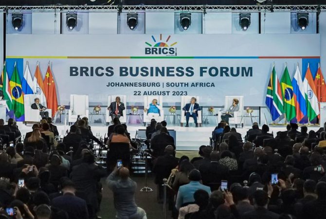 Vitória de Milei afasta Argentina do Brics. Entenda o bloco