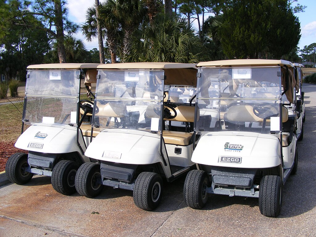 Já existem até opções de modelos de carrinhos de golfe elétricos que utilizam bateria de longa duração. 