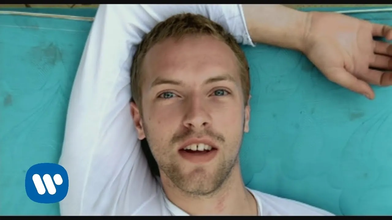 O clipe, considerado por muitos como melancólico, ficou famoso pela maneira como a história é contada, ou seja, de trás para frente.