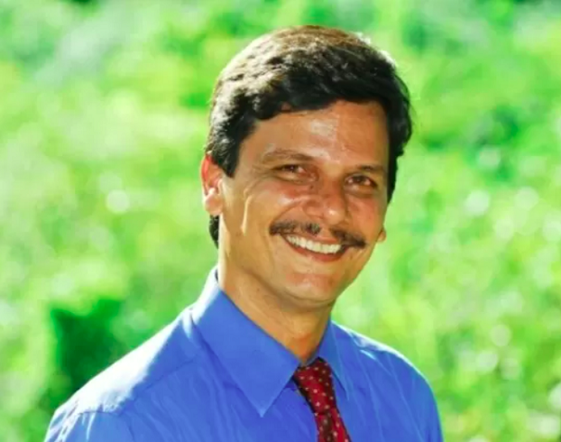 Durante uma participação no programa "Encontro Com Fátima Bernardes", em 2013, ele contou que já havia feito seis cirurgias e precisou ser internado sete vezes. O ator morreu em 2016, aos 54 anos.