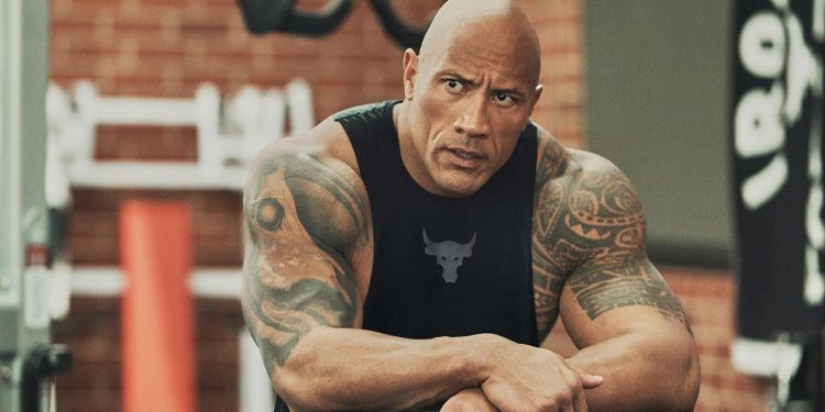 Dwayne Johnson faz críticas a costume americano