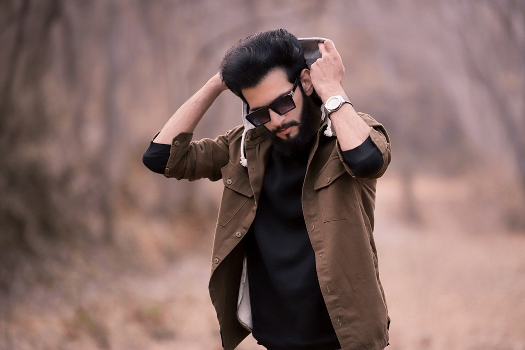 Desta maneira, o tecido da pele perde o manto hidrolipídico, que serve como uma barreira protetora natural, deixando a pele descamando e sem viço.