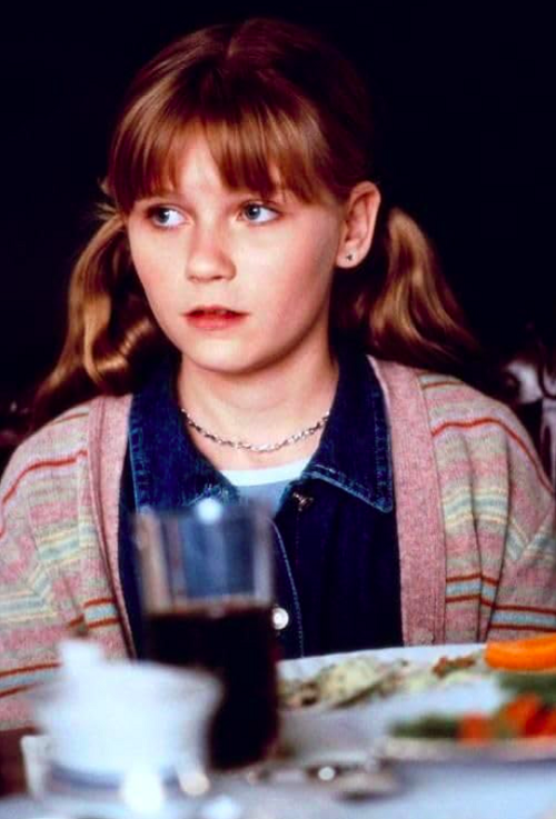 Ela começou sua carreira como atriz infantil aparecendo em vários filmes, incluindo "Entrevista com o Vampiro" (1994), "Jumanji" (1995) e "Teenagers: As Apimentadas" (2000).