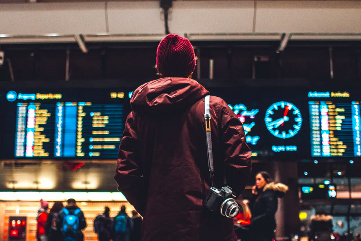 O Booking.com divulgou, em fevereiro, o ranking dos lugares mais acolhedores do mundo no Traveller Review Awards 2026. A seleção foi elaborada com base em mais de 370 milhões de avaliações verificadas de viajantes. -  (crédito: Erik Odiin/Unsplash)