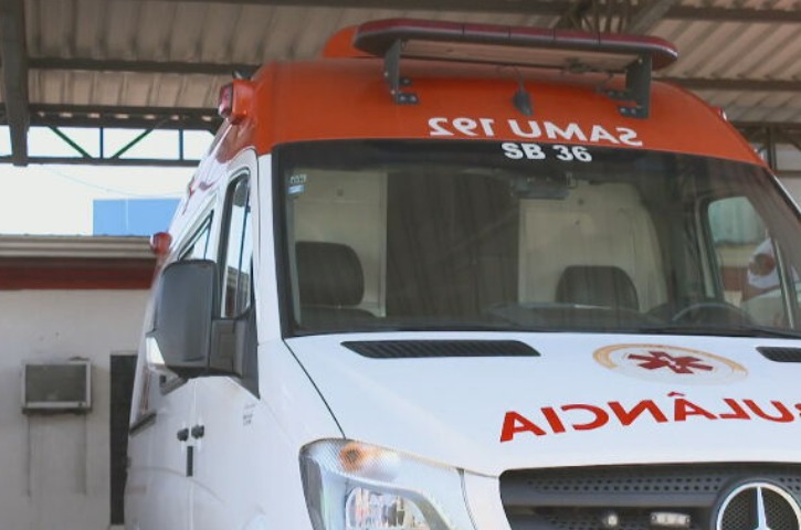Mãe atropela e mata filha de 7 anos após errar manobra na garagem de casa