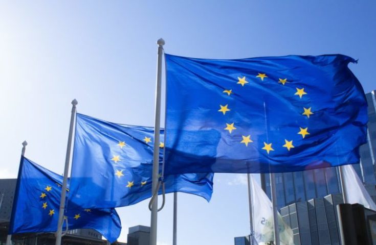Em 2024, a União Europeia implementou a AI Act, que estabelece diretrizes para o uso ético e seguro da IA, inclusive na saúde.-ALEXANDRE LALLEMAND Unsplash

