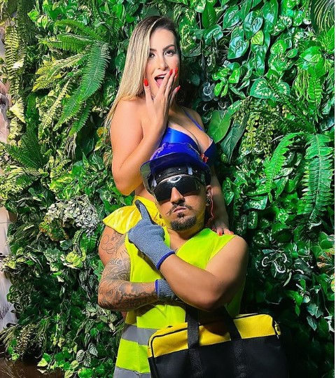 Andressa Urach responde críticas por deixar filho filmar conteúdos  eróticos: 'Em família é melhor