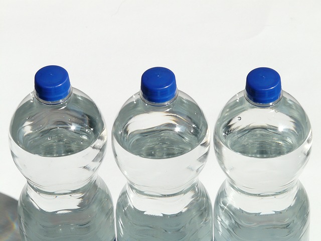 A água é essencial para a saúde humana, no entanto, quando ela não é potável, pode estar contaminada com impurezas, como areia, barro, ferrugem, cloro e bactérias. - Hans por Pixabay