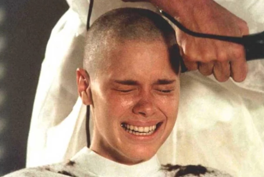 Sua personagem ficou marcada pela emocionante cena em que raspa a cabeça durante o tratamento da doença, um dos momentos mais icônicos da teledramaturgia brasileira.