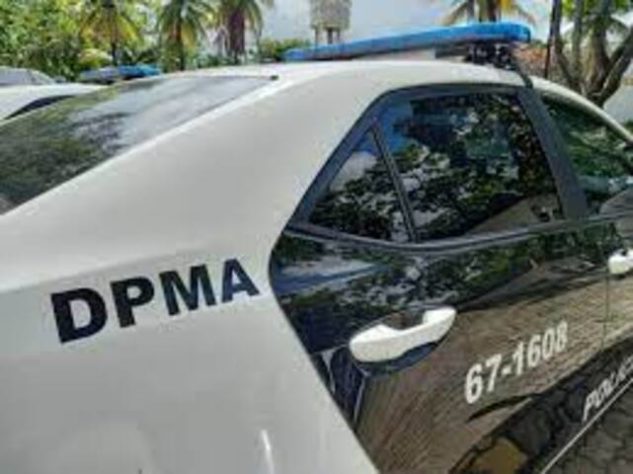 Carro da Delegacia de Proteção ao Meio Ambiente (DPMA) do Rio de Janeiro