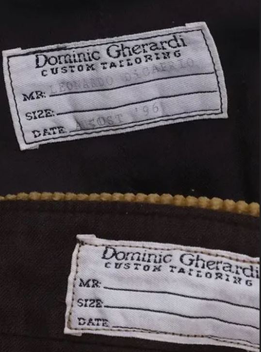 Para atestar a autenticidade da roupa, a empresa Propstore divulgou, além do figurino, as etiquetas do ano da filmagem (1996) com o nome de DiCaprio escrito na peça.  A roupa foi arrematada por R$ 1,2 milhão. 